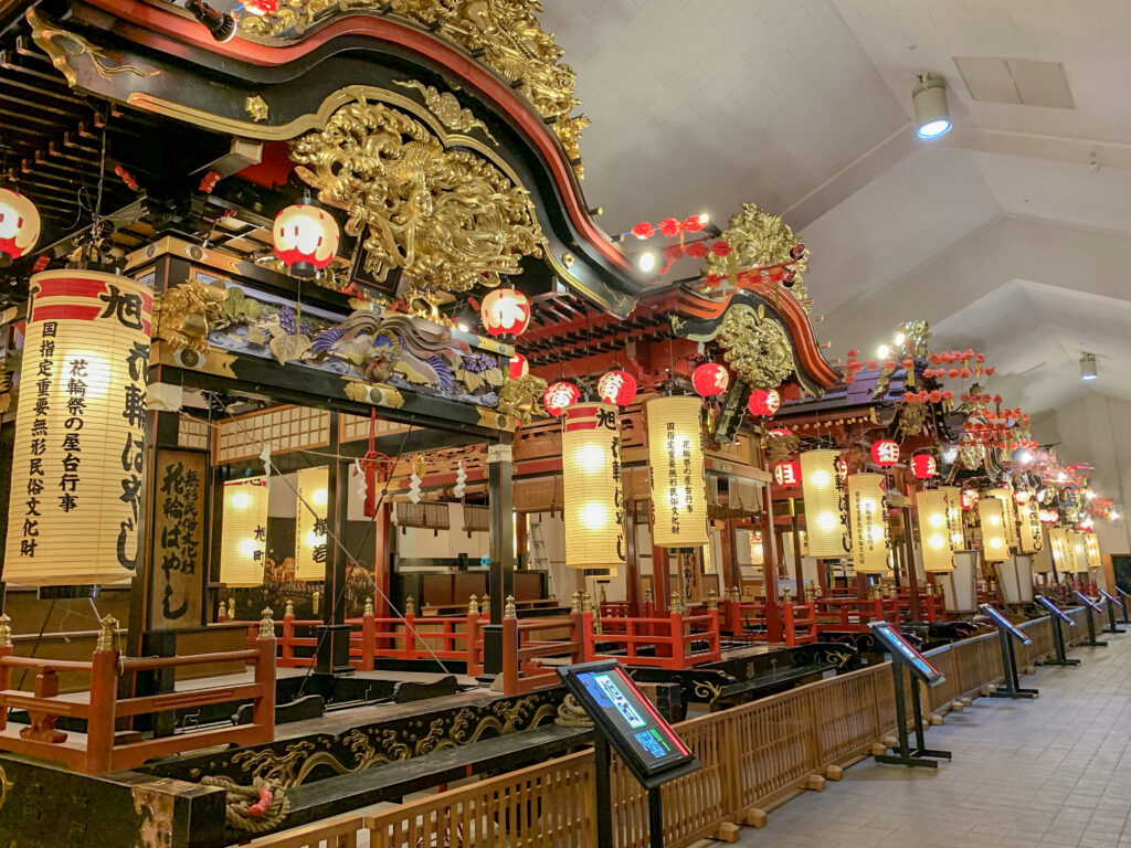 花輪ばやし祭り展示館（道の駅かづの）
